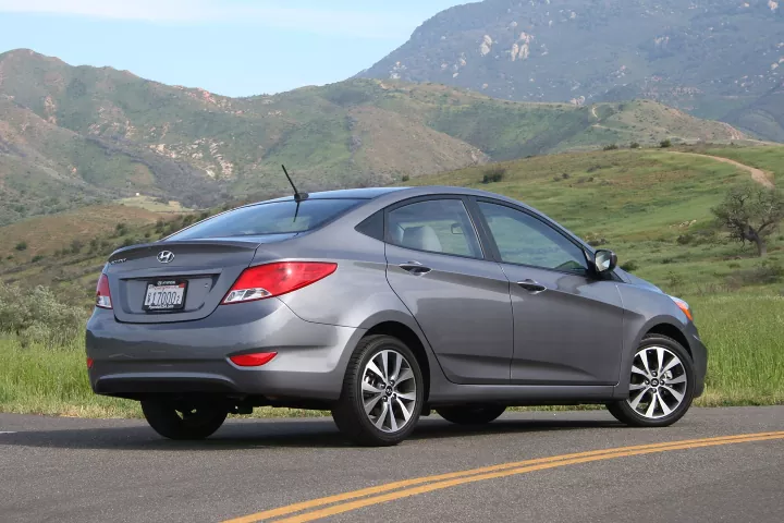 2015-hyundai-accent-review (4)